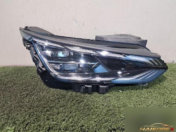 Hyundai Grandeur 2014 — фара правая (HID)
