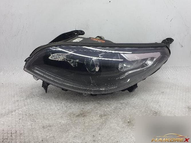 Renault SM7 2016 — фара левая (водительская) 260603017R