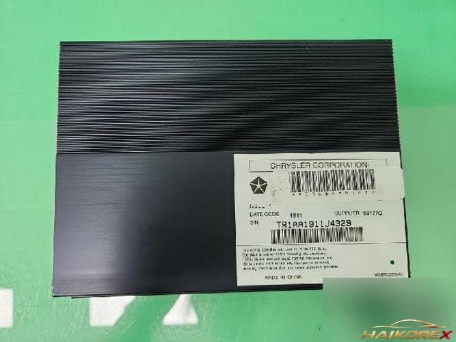 Chrysler 300 2012 — усилитель 05064981AI 2
