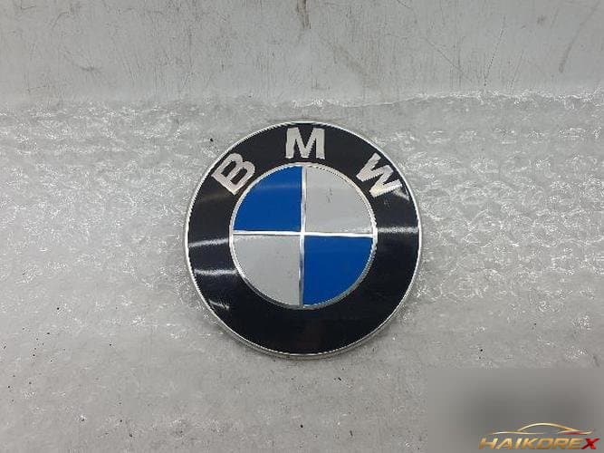 BMW 3 Series 2013 — эмблема BMW