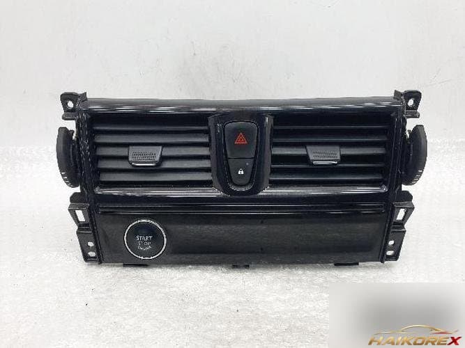 Renault SM7 2018 — центральный дефлектор воздуховода 682600052R