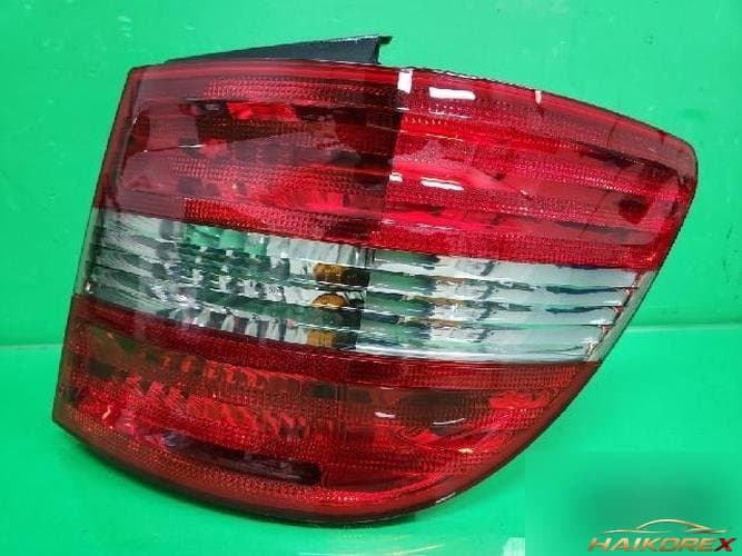 Mercedes-Benz B-Class 2010 — комбинированный фонарь задний правый A1698202664