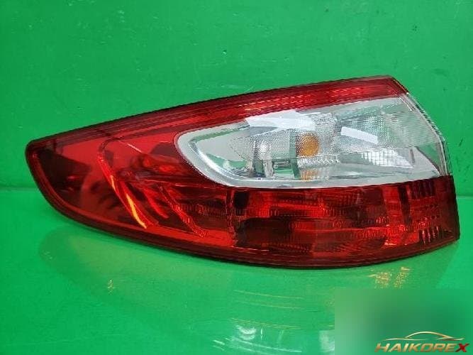 Renault SM3 2010 — комбинированный фонарь задний левый (сторона водителя)
