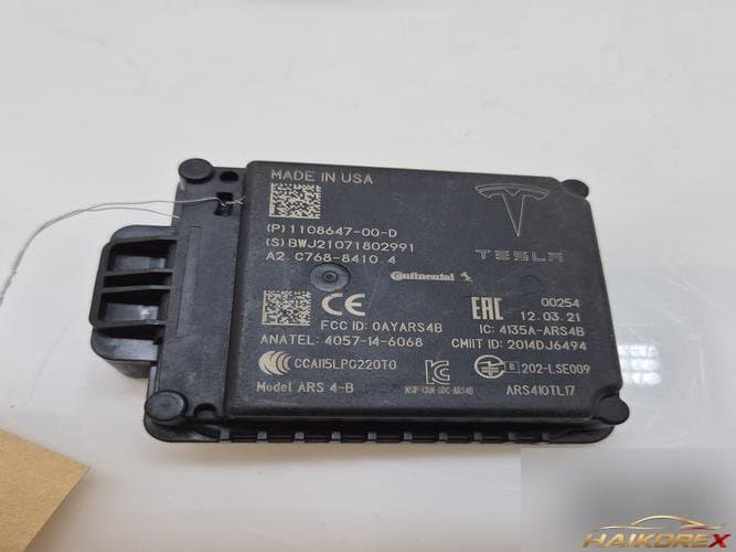 Tesla Model 3 2021 — парковочный датчик