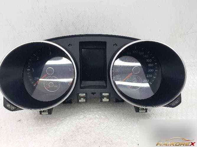 Volkswagen Golf 2013 — приборная панель 5K0920873A