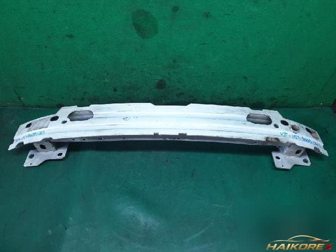 Jaguar XF 2015 — направляющая бампера передняя 8X23-17757-AF