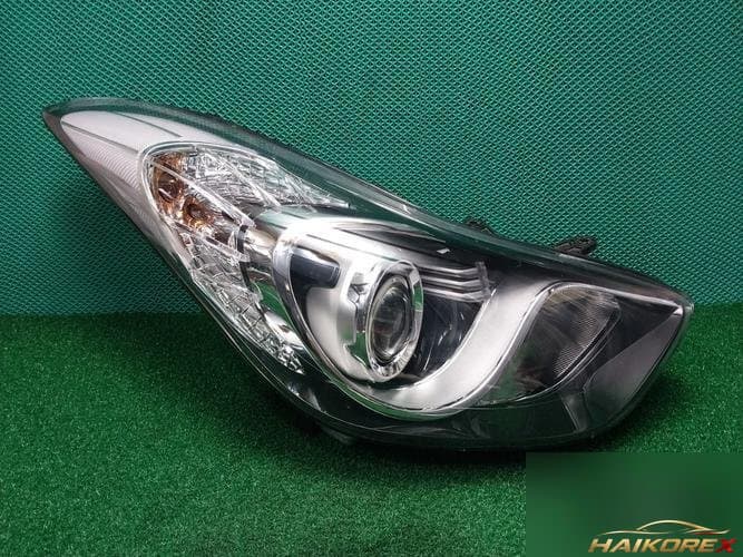 Hyundai Avante 2011 — фара передняя правая