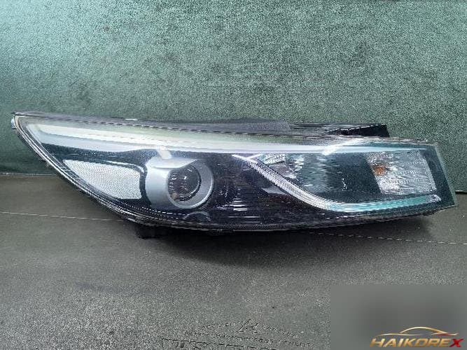 Kia Carnival 2015 — фара передняя правая