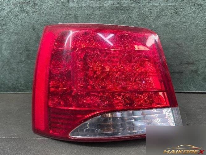 Kia Sorento 2010 — комбинированный фонарь задний левый