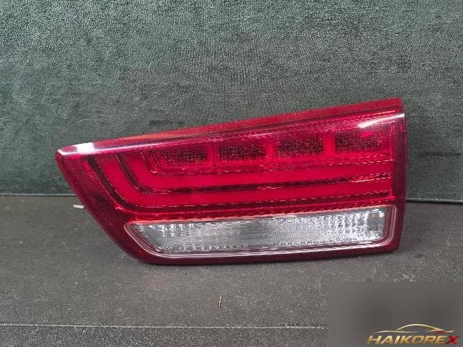 Kia Carnival 2016 — светильник багажника