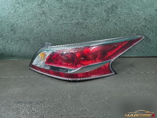 Nissan Altima 2014 — комбинированный фонарь задний правый