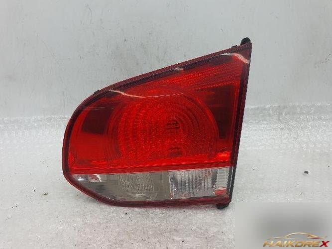 Volkswagen Golf 2013 — фонарь багажника (белый)