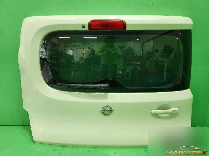 Nissan Cube 2011 — крышка багажника