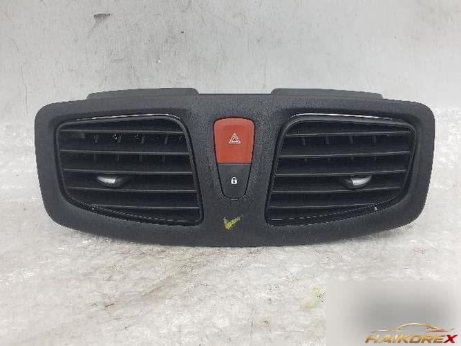 Renault SM3 2011 — воздуховод передний