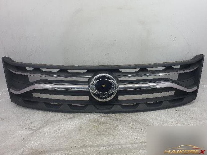 SsangYong Korando 2018 — решетка радиатора передняя