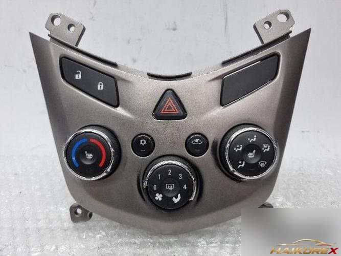 GM Daewoo Aveo 2012 — переключатель управления отопителем и кондиционером