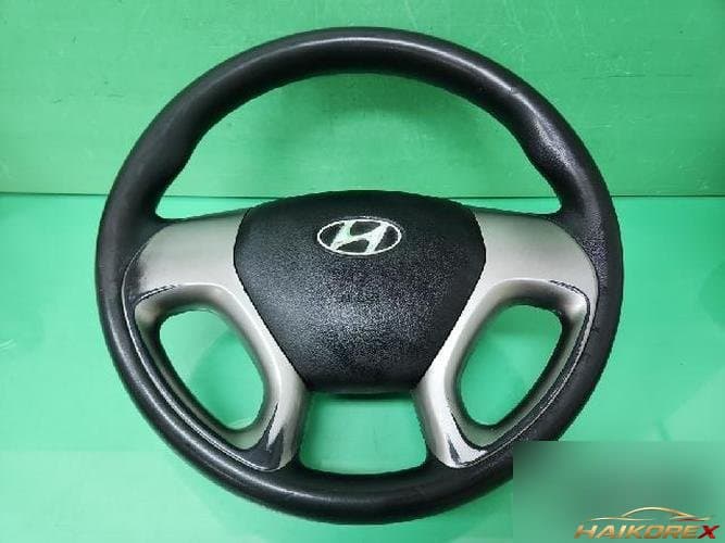 Hyundai Tucson 2012 — рулевое колесо