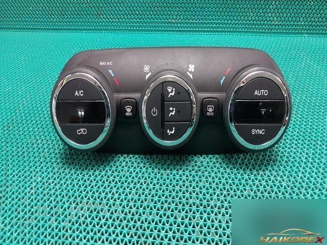 Jeep Renegade 2017 — переключатель управления отопителем и кондиционером