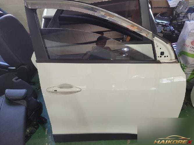 Hyundai Tucson 2012 — дверь передняя правая