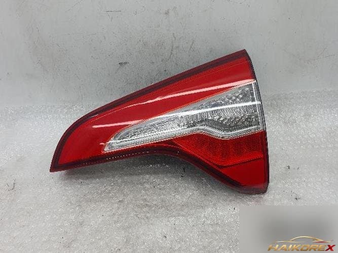 Kia Sorento 2014 — белый обод багажника (подсветка багажника)