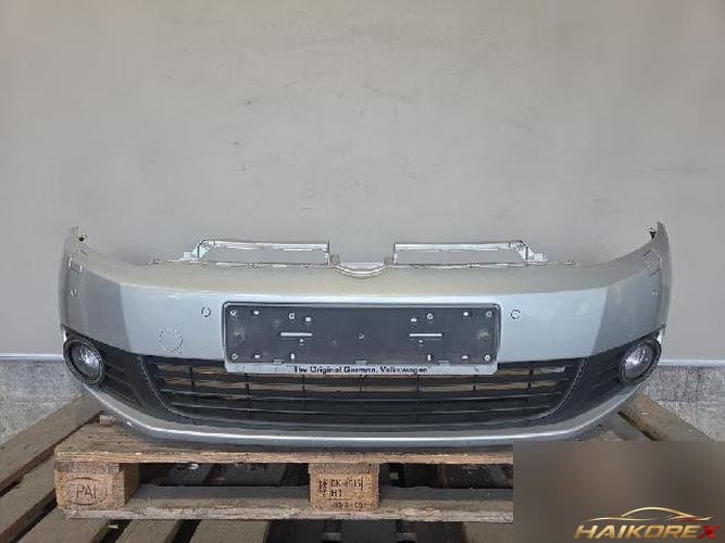 Volkswagen Golf 2011 — передний бампер
