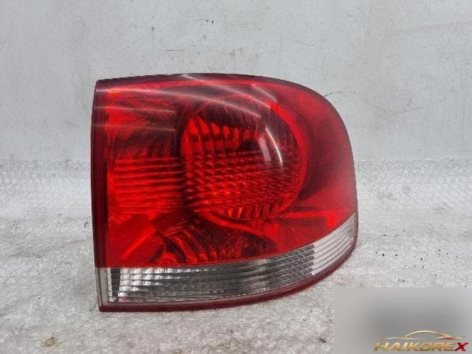 Volkswagen Touareg 2006 — комбинационный фонарь задний правый