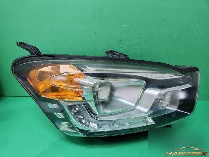SsangYong Korando 2014 — фара передняя правая