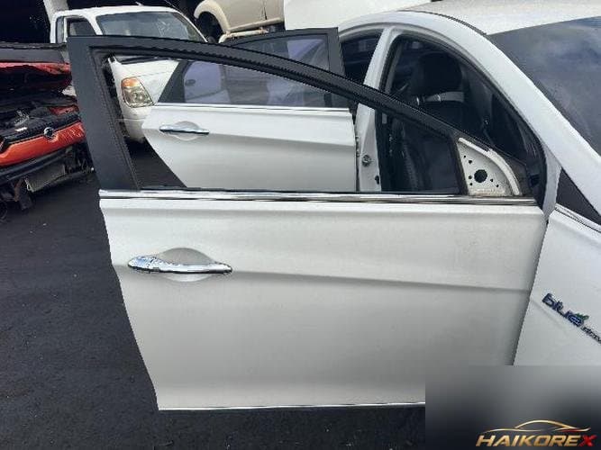 Hyundai Sonata 2014 — дверь передняя правая