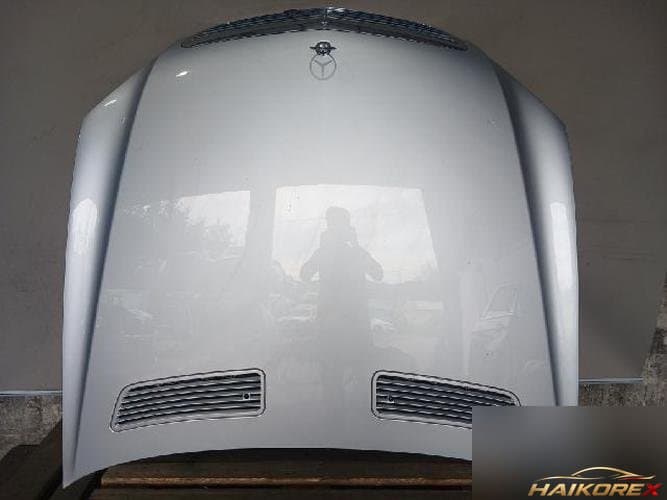 Mercedes-Benz S-Class 2006 — капот