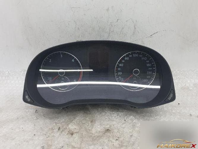 Volkswagen Passat 2013 — панель приборов