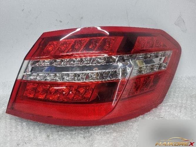 Mercedes-Benz E-Class 2012 — комбинированный фонарь задний правый