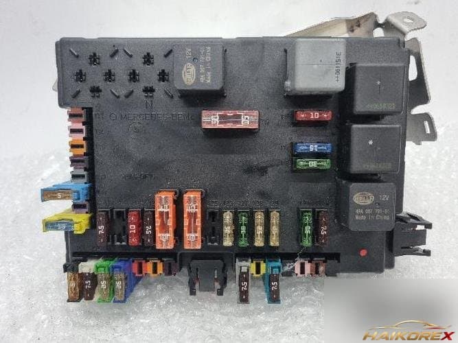 Блок предохранителей салона A2215403050