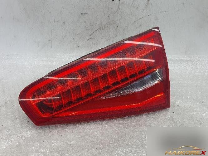 Накладка крышки багажника с фонарём 8K5 945 094 AC