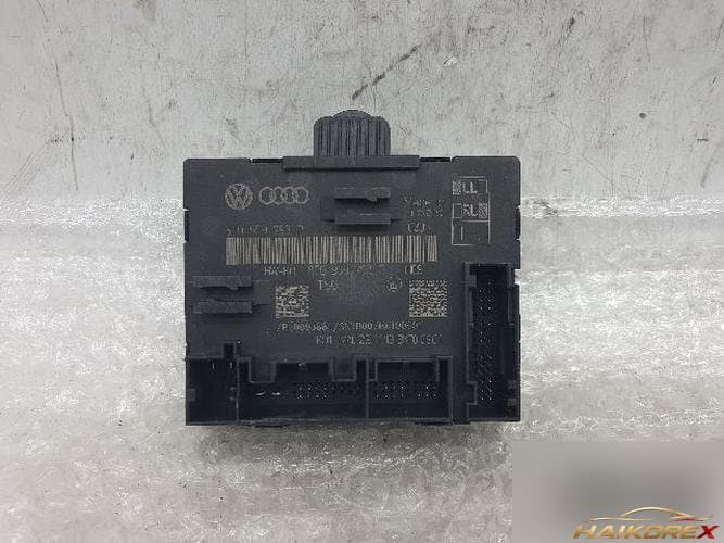 Модуль управления дверью 8T0 959 793 P