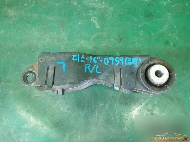Нижний рычаг подвески левый FK72-5K976-BB