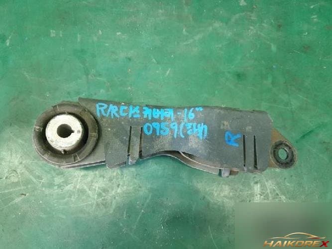 Нижний рычаг подвески правый FK72-5K898-BB