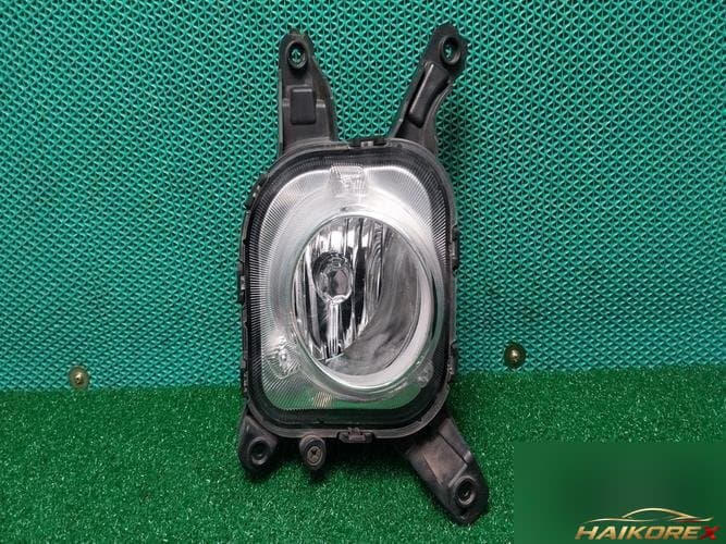Противотуманная фара правая