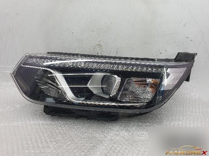 Фара передняя правая ZGM92-101050