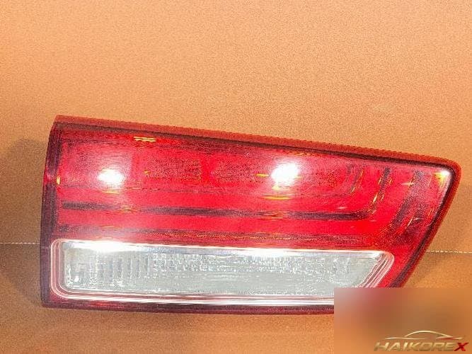Накладка задней двери левая Kia Carnival 2015