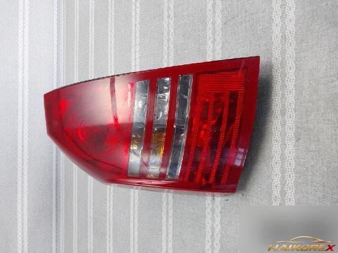 Chrysler 300 2006 — комбинированный фонарь задний левый (водительский)