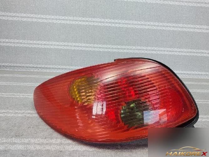 Peugeot 206 2004 — фонарь задний левый (комбинированный)