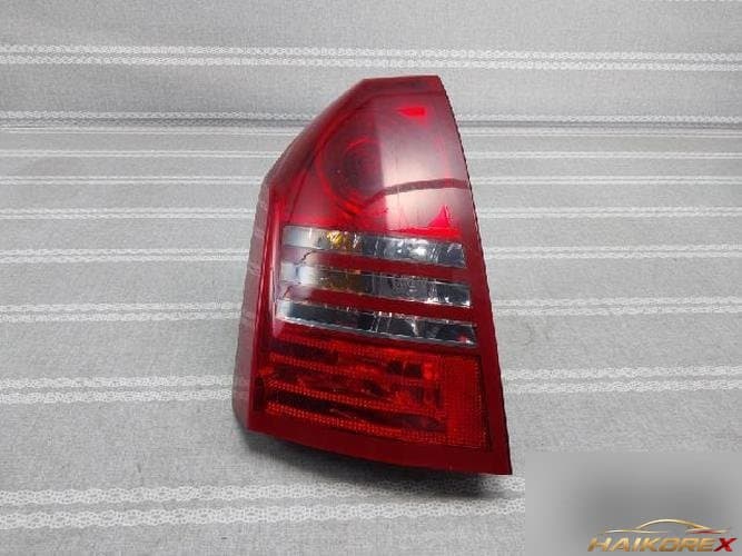 Chrysler 300 2007 — фонарь задний левый (комбинированный)