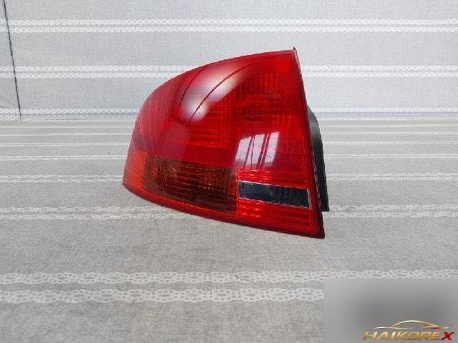 Audi A4 2007 — задний фонарь левый