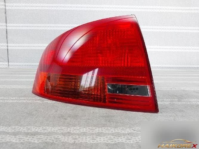 Audi A4 2006 — фонарь задний левый (комбинированный) 8E5 945 095