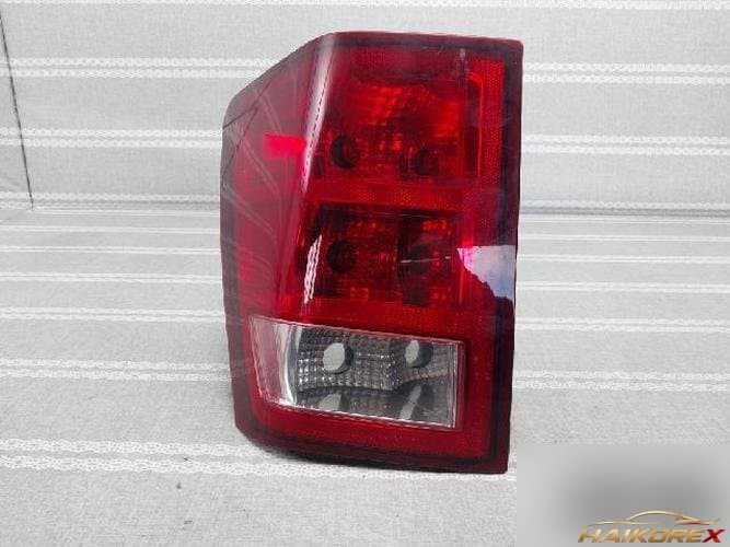 Jeep Grand Cherokee 2005 — комбинированный фонарь задний левый (водительский) 55156615AF