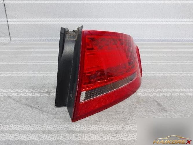 Audi A4 2012 — комбинированный задний фонарь правый