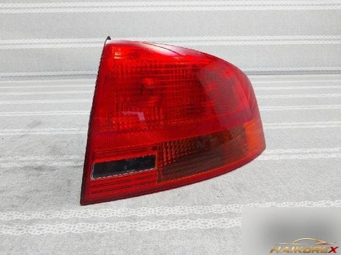 Audi A4 2007 — задний фонарь комбинированный правый (пассажирский) 8E5 945 096
