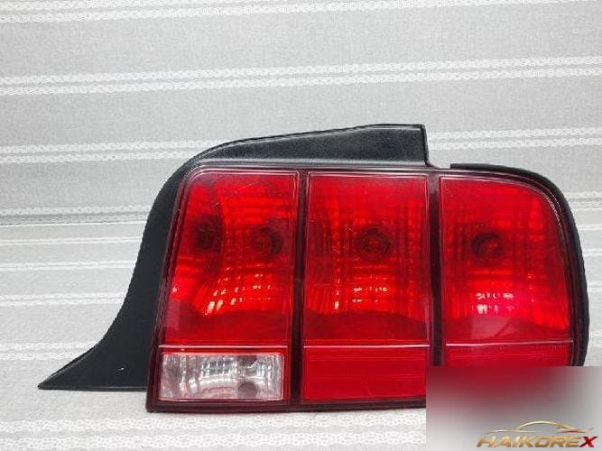 Ford Mustang 2008 — фонарь задний комбинированный правый