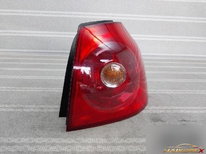 Volkswagen Golf 2008 — комбинированный фонарь задний правый (1K6 945 096AA)