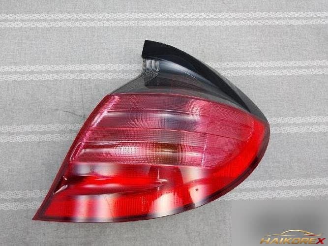 Mercedes-Benz C-класс 2003 — комбинированный задний фонарь правый (пассажирский) A203 820 06 64